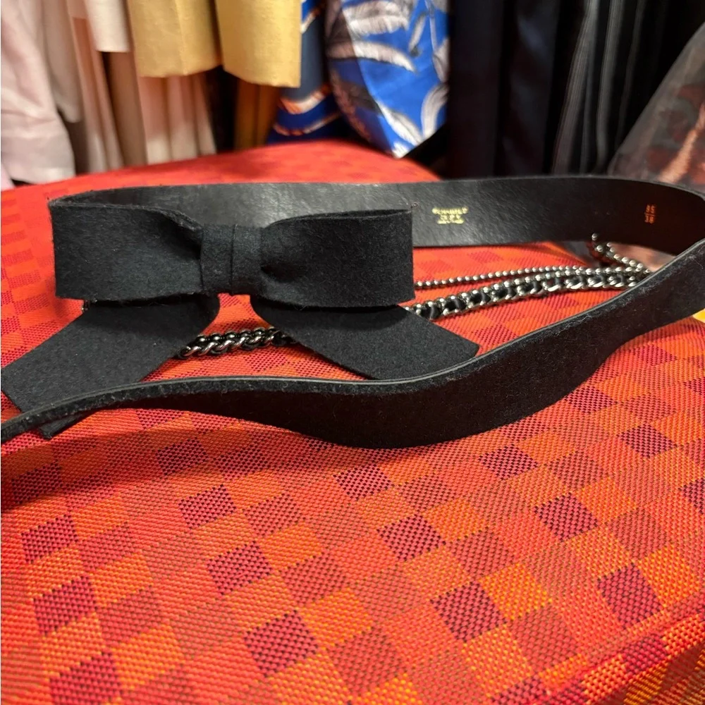 CHANEL bow belt with chains